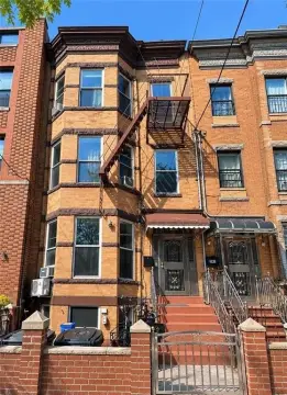 6-Unit Brick Apartment Building