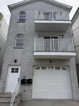 Renovated Two-Unit Contemporary Duplex