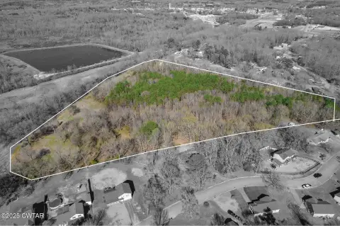 Residential Land in Lexington, TN