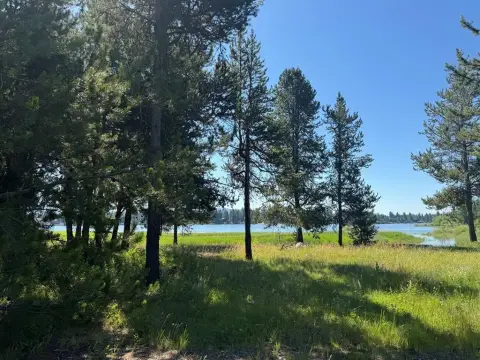 Lakefront Parcel on Cascade Lake