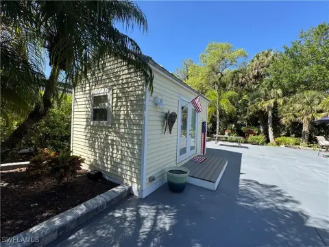 Serene Motorcoach Lot with Lanai