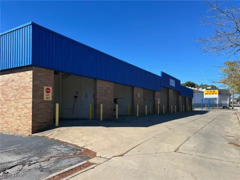 Self-Service Car Wash with Wash Bays