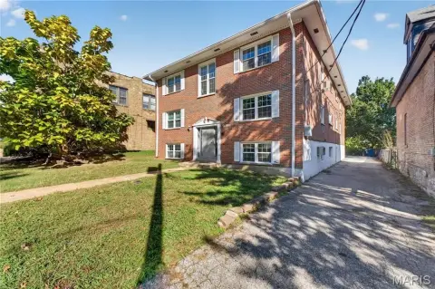 10-Unit Apartment Building