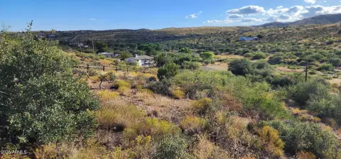 Land in Cordes Lakes, AZ