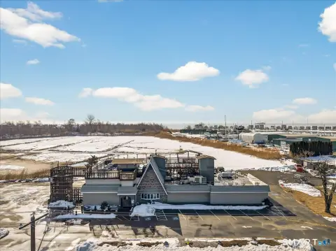 Waterfront Restaurant, Sports Bar, Nightlife