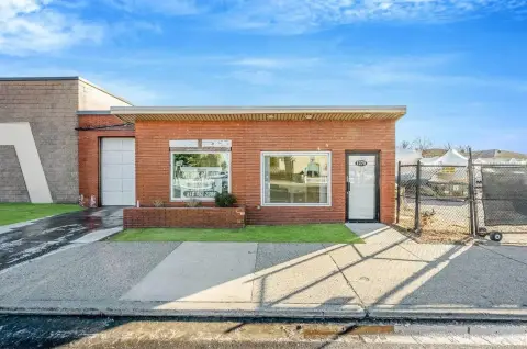 Office Suite on Montauk Highway