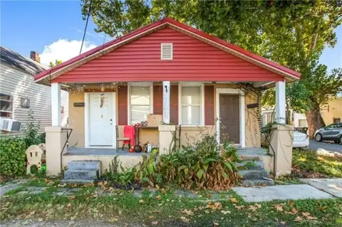 New Orleans Duplex Near Oak Street
