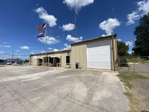 Fenced Flex Space with Warehouse