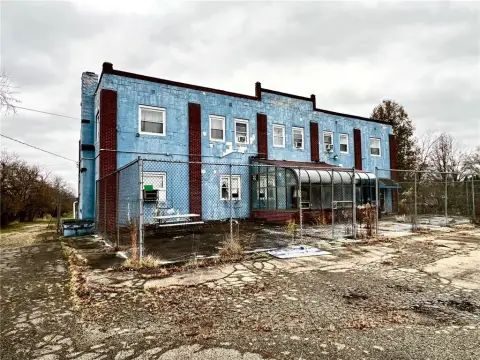 Former Hotel with 41 Beds