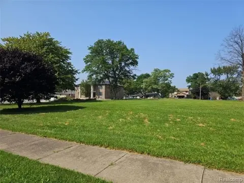 Residential Land in Dearborn Heights