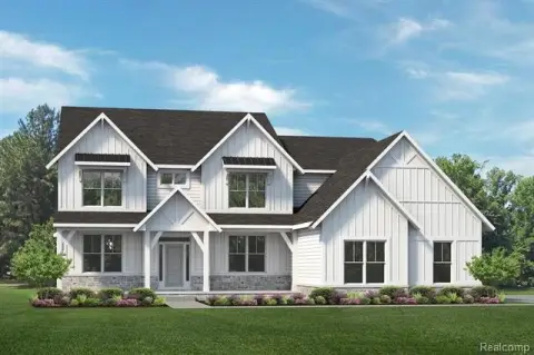 Spacious Colonial Farmhouse in New Hudson