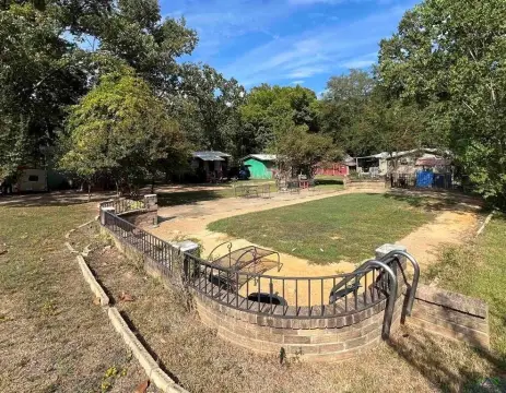 Income-Producing Retreat Near Lake