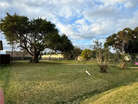 Residential Lot in Flour Bluff