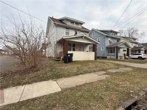 Cash Flowing Duplex in Canton