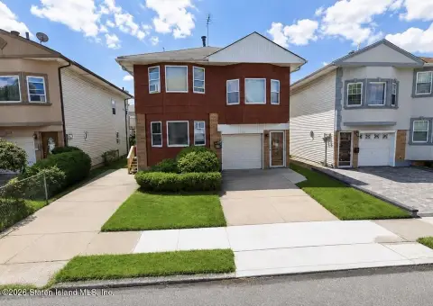 Detached Duplex With Garage