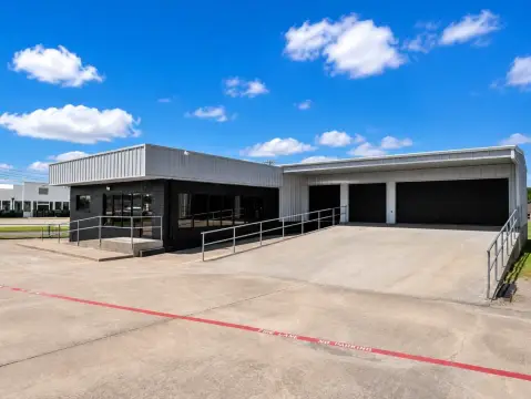 Flex Office/Warehouse Space