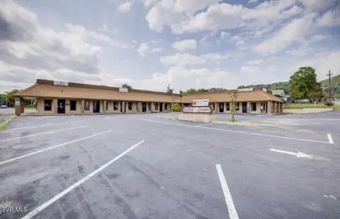 Multi-Tenant Strip Mall