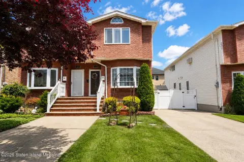 Upgraded Colonial Duplex