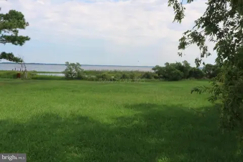 Waterfront Land on Navigable Creek