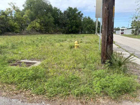 Residential Land in Jacksonville, FL