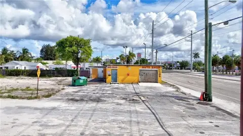 West Palm Beach Commercial Property