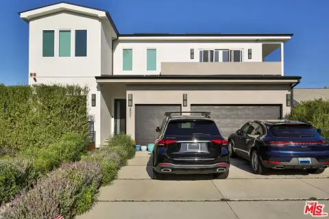Contemporary Triplex Compound