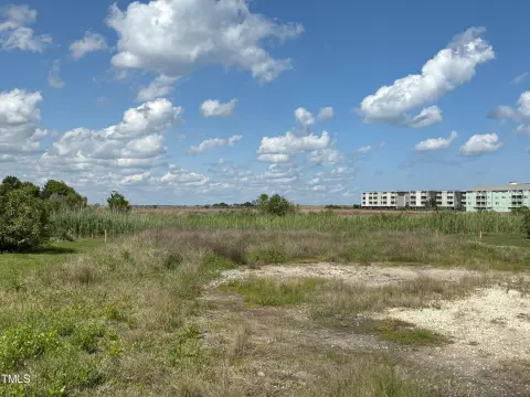 Marsh View Land in Carolina Beach