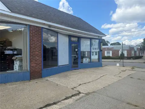 End-Cap Retail Space