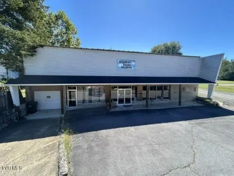Mixed-Use Building with Garage