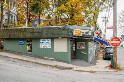 Convenience Store with Walk-In Refrigeration