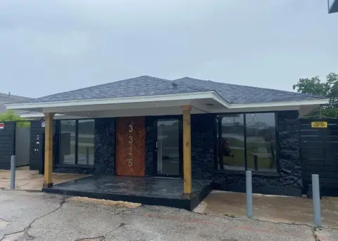 Renovated Office/Warehouse with Highway Frontage