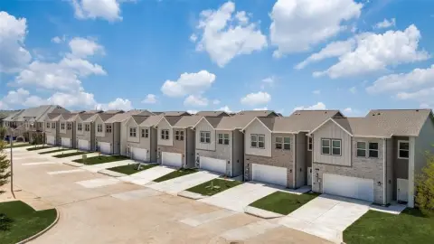 New Dallas Townhome Community