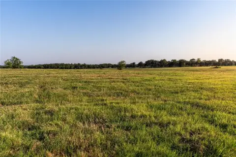 Spacious Land in Club Lake Ranch