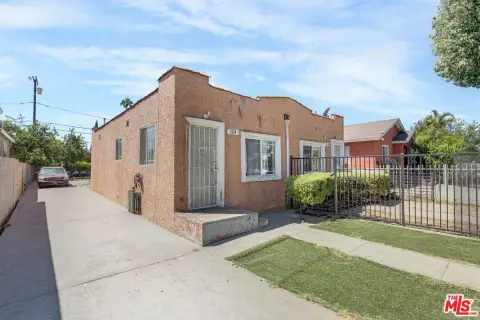 Duplex With Private Entrances