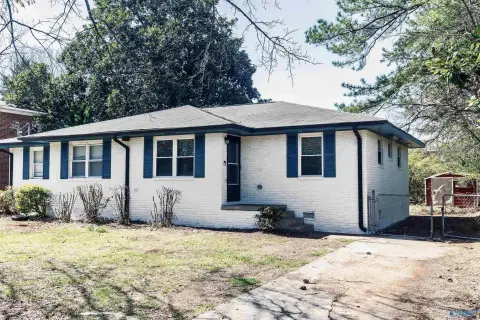 Huntsville Duplex: Renovated Investment Opportunity