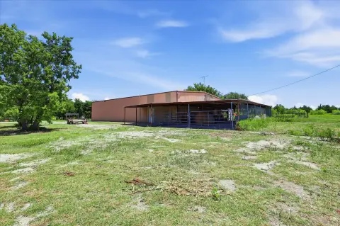 Agricultural Land with Insulated Shop