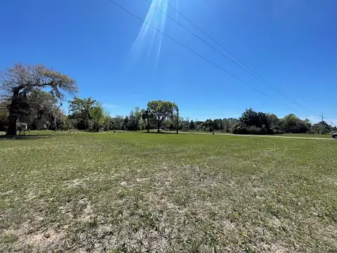 Commercial Land in Cedar Key