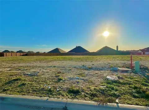 Land Near Pat Cleburne Lake