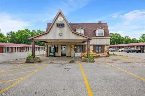 Motel Property with Renovated Rooms