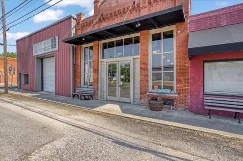 Renovated Building in Savoy, TX