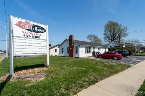 Salon Building with Full Basement