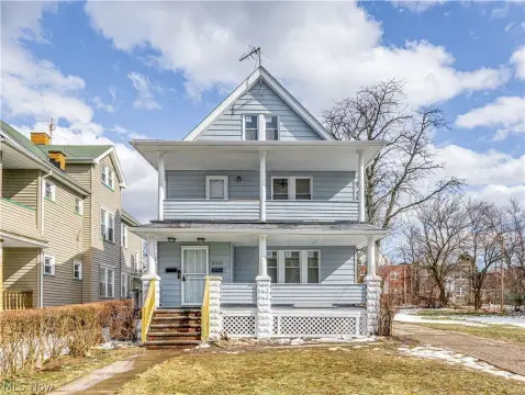 Remodeled Triplex: Turnkey Investment Opportunity