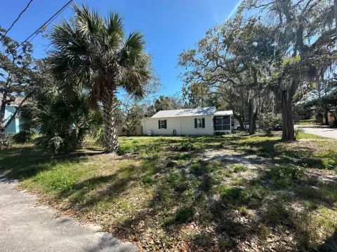 Island Lot in Cedar Key
