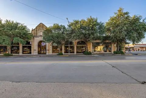 Mixed-Use Building with Showroom