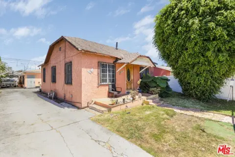 Detached Duplex with Separate Units