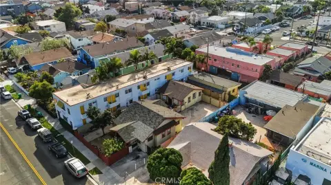 Triplex in Long Beach, CA