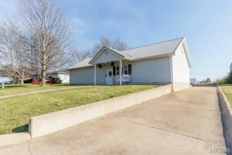 Updated Flex Space with Garage Bay