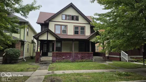 Side-by-Side Duplex with Parking