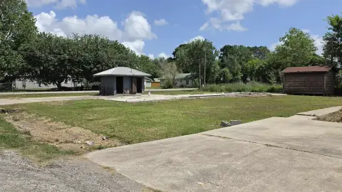 Corner Lot in Beauxart Gardens