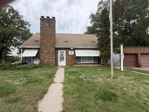 Five-Unit Apartment Building